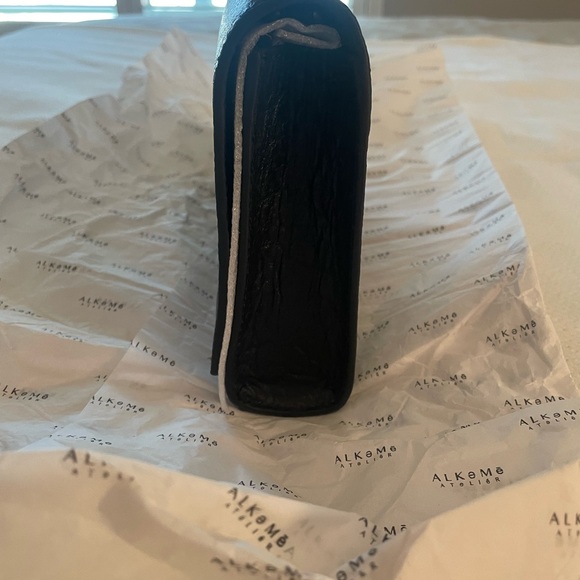 NEW Earth Pebbled Vegan Leather Black Crossbody Handbag w/ Duster - Picture 3 of 16